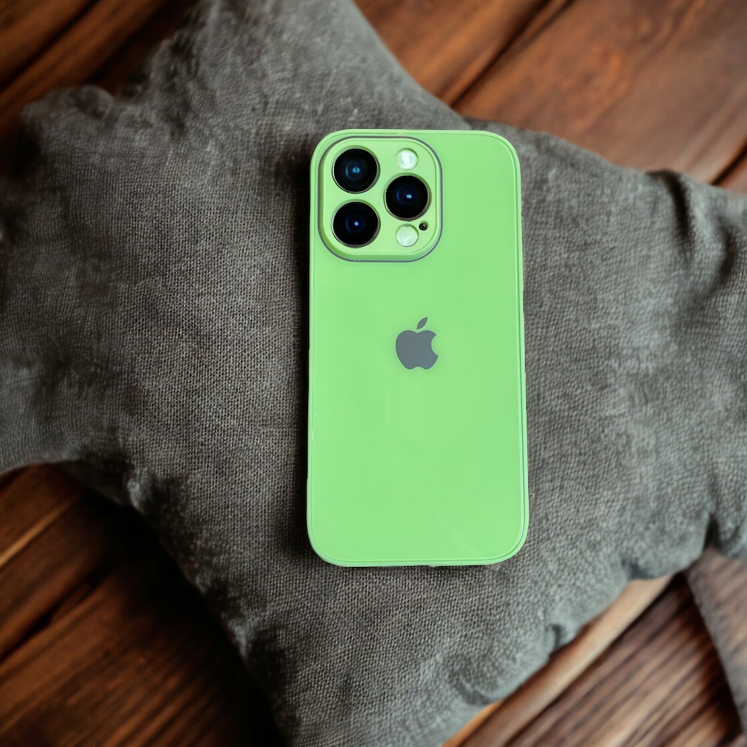 İphone Kamera Korumalı Neon Yeşil Cam  Kılıf